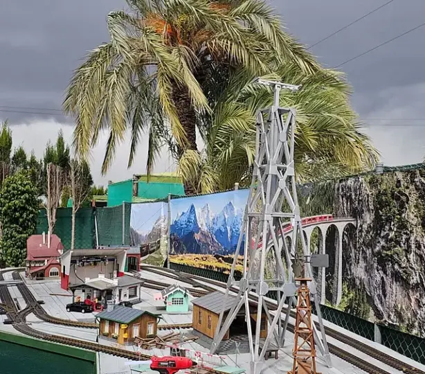 Wetterfeste Stütze für Garten-Seilbahn